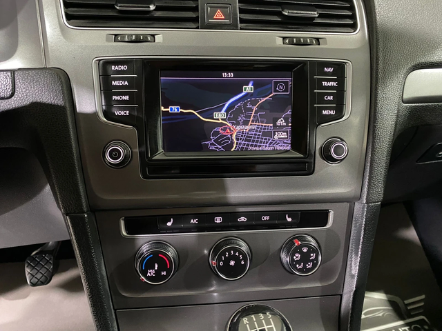 VW Golf 1.6 TDI * NAVI * 4Motion * - автомобили, коли, обяви за нови и употребявани 9