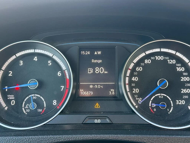 VW Golf АвтоКредит* (ЦЕНА ДО БГ)Golf R 4-Door AWD - автомобили, коли, обяви за нови и употребявани 9