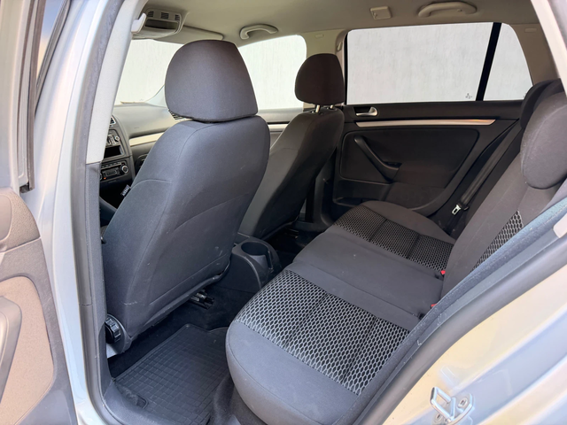 VW Golf 1.6TDI - автомобили, коли, обяви за нови и употребявани 10