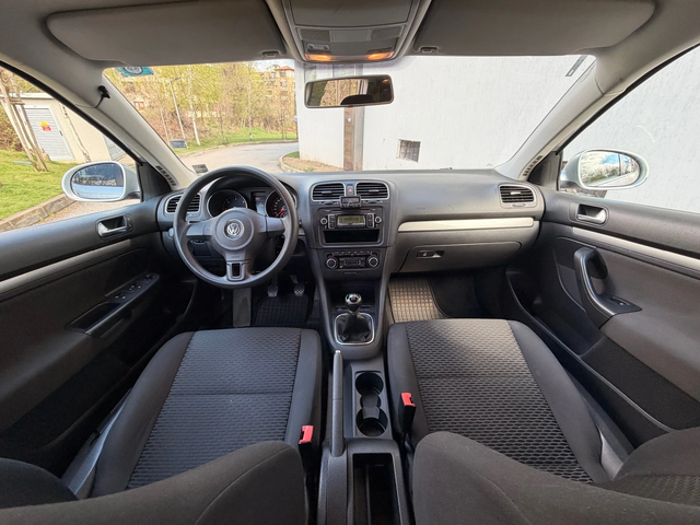 VW Golf 1.6TDI - автомобили, коли, обяви за нови и употребявани 11
