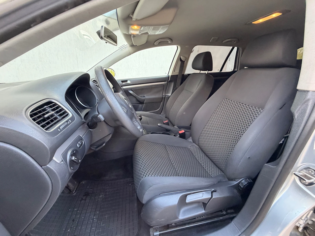 VW Golf 1.6TDI - автомобили, коли, обяви за нови и употребявани 9