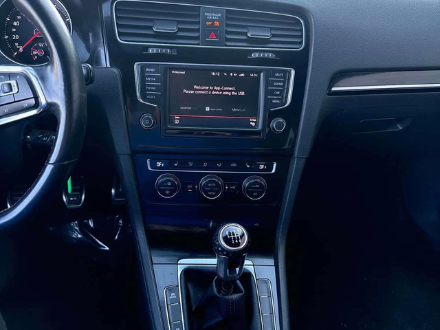 VW Golf GTI* 3dr HB Man * ПОДГРЕВ* KEYLESS* - автомобили, коли, обяви за нови и употребявани 8
