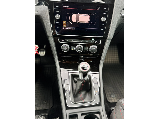 VW Golf GTI/PERFORMANCE/VIRTUAL/LED/NAVI/Multy/67 хил.км.! - автомобили, коли, обяви за нови и употребявани 12
