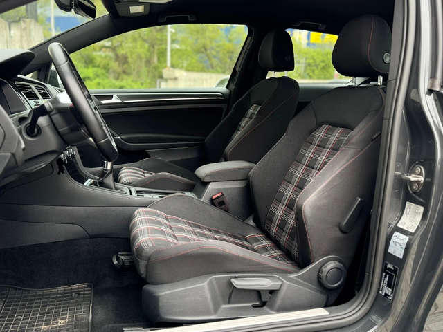 VW Golf GTI/PERFORMANCE/VIRTUAL/LED/NAVI/Multy/67 хил.км.! - автомобили, коли, обяви за нови и употребявани 7