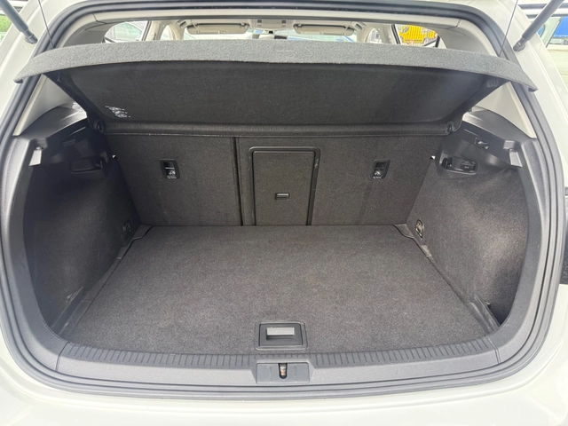VW Golf 1.6 TDI Highline  Собствен лизинг !!! - автомобили, коли, обяви за нови и употребявани 11