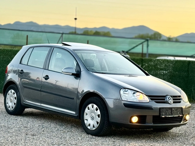 VW Golf 1.4i КЛИМАТИК - автомобили, коли, обяви за нови и употребявани 0