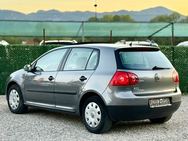 VW Golf 1.4i КЛИМАТИК - автомобили, коли, обяви за нови и употребявани 4