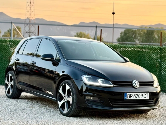 VW Golf 1.6TDi 90hp//HIGHLINE* LED - автомобили, коли, обяви за нови и употребявани 0