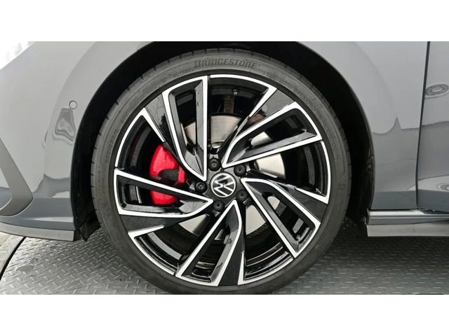 VW Golf GTI / ОБДУХВАНЕ / PANO / HEAD UP - автомобили, коли, обяви за нови и употребявани 4