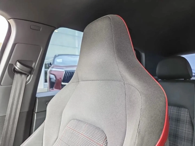 VW Golf GTI* DSG* HUD* DISTRONIC* LANE* ОБДУХ - автомобили, коли, обяви за нови и употребявани 10