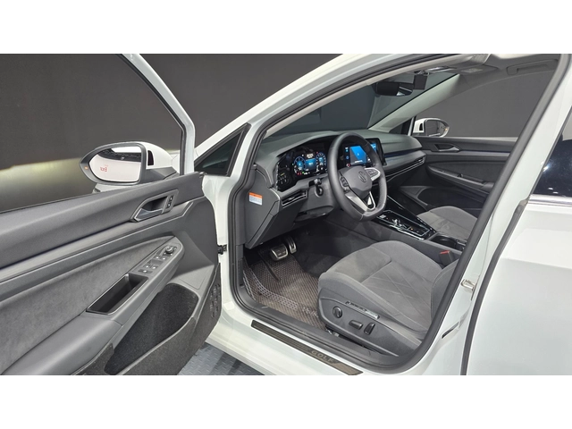 VW Golf 8th Gen | Prestige | Ел. седалки | Maсаж - автомобили, коли, обяви за нови и употребявани 5
