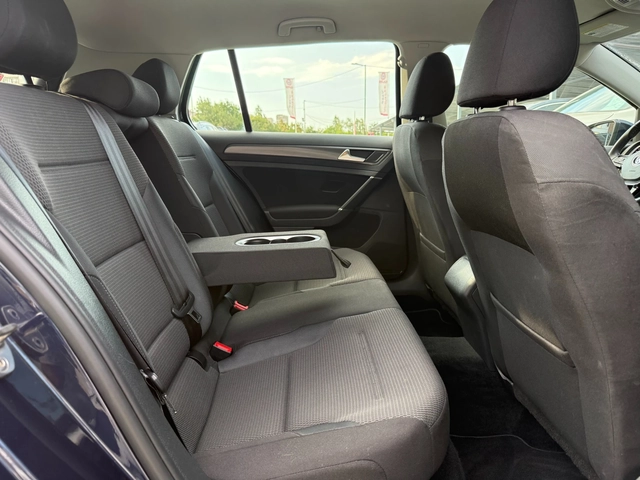 VW Golf 1.8 TSI - автомобили, коли, обяви за нови и употребявани 9