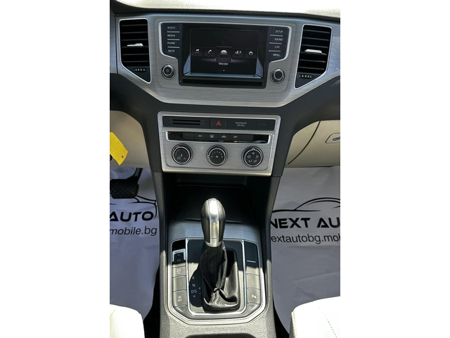 VW Golf SPORTSVAN 1.6TDI 110HP DSG LED EU6B - автомобили, коли, обяви за нови и употребявани 9