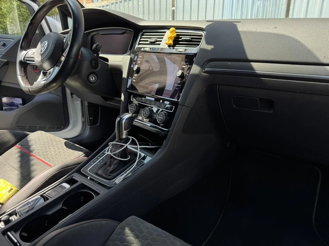VW Golf 2.0 BENZ - автомобили, коли, обяви за нови и употребявани 12