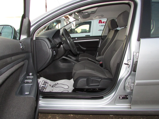 VW Golf 1.6 FSI EURO4 - автомобили, коли, обяви за нови и употребявани 7