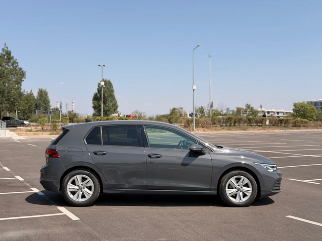 VW Golf 1.5TSI-Лизинг през Уникредит - автомобили, коли, обяви за нови и употребявани 3