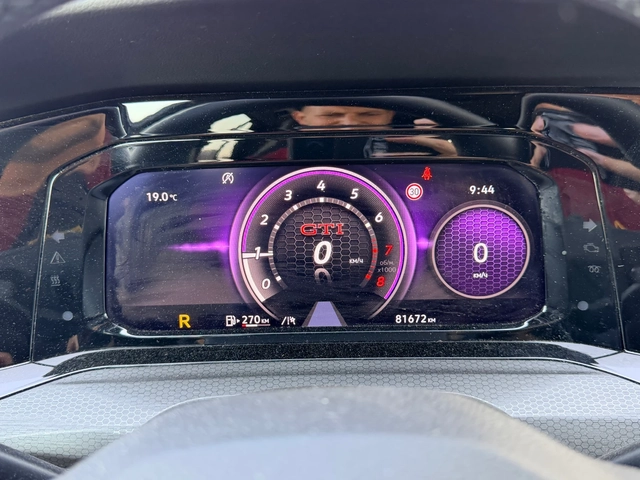 VW Golf 2.0GTI-Performance Лизинг през Уникредит - автомобили, коли, обяви за нови и употребявани 11