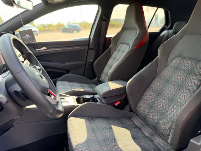 VW Golf 2.0GTI-Performance Лизинг през Уникредит - автомобили, коли, обяви за нови и употребявани 9