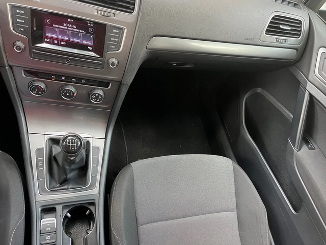 VW Golf 1.4i TGI-фабричен - автомобили, коли, обяви за нови и употребявани 10