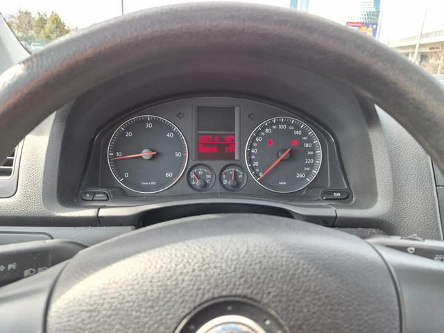 VW Golf 1.9 TDI - автомобили, коли, обяви за нови и употребявани 13