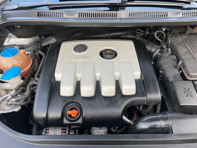 VW Golf Plus 2.0TDI-ITALIA - автомобили, коли, обяви за нови и употребявани 10