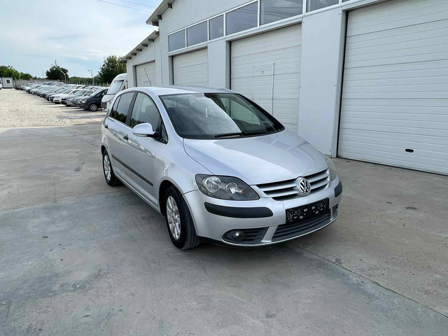 VW Golf Plus 1.6i 102k.c * 145000km* UNIKAT* - автомобили, коли, обяви за нови и употребявани 9