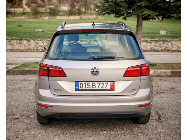 VW Golf Sportsvan НАВИ-КОЖА-ДИСТРОНИК - автомобили, коли, обяви за нови и употребявани 5