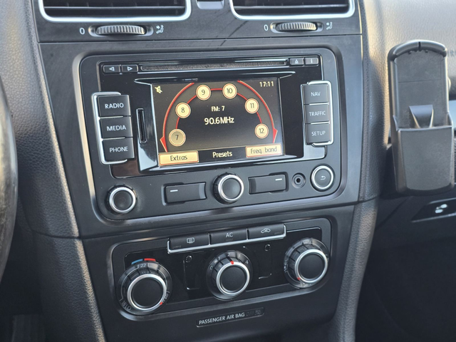 VW Golf VI 2.0TDI - автомобили, коли, обяви за нови и употребявани 10