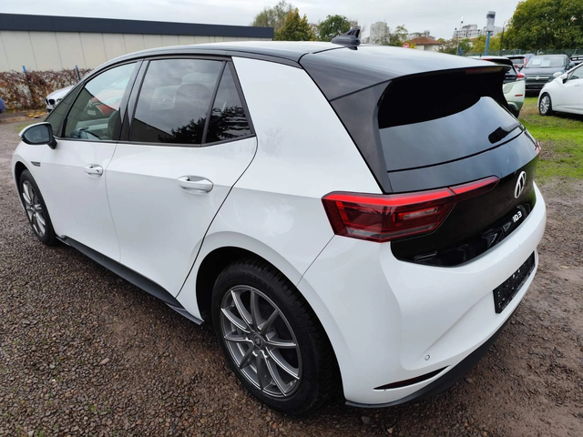 VW ID.3 Pro Performance - автомобили, коли, обяви за нови и употребявани 3