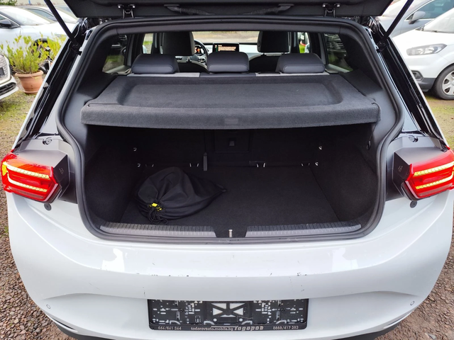 VW ID.3 Pro Performance - автомобили, коли, обяви за нови и употребявани 5
