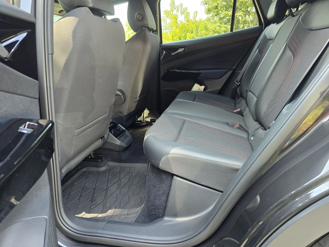 VW ID.4 GTX - автомобили, коли, обяви за нови и употребявани 13