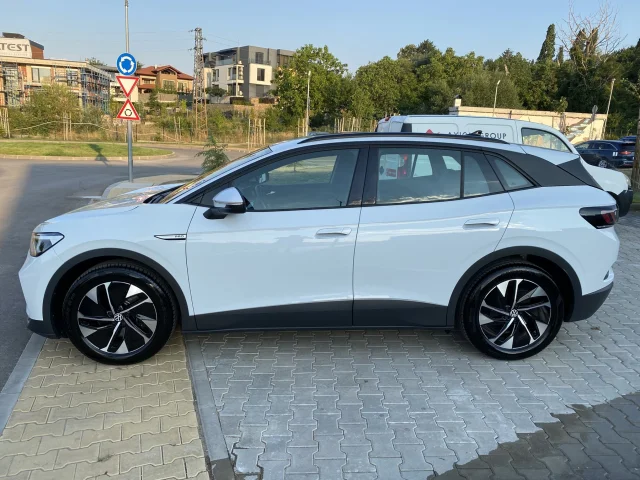 VW ID.4 SOH 93.18% - автомобили, коли, обяви за нови и употребявани 7