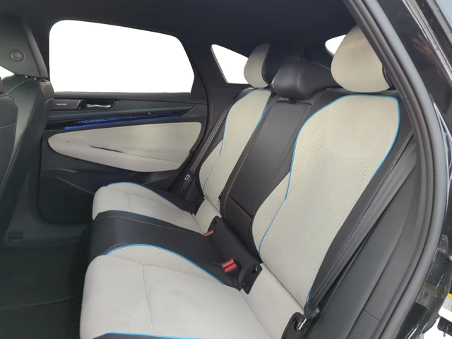 VW ID.7 Pro Matrix Harman - автомобили, коли, обяви за нови и употребявани 7