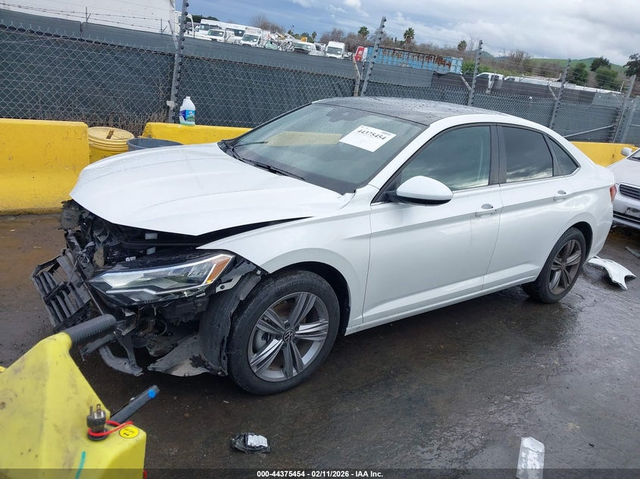 VW JETTA 1.5L I-4 DI, DOHC, VVT, TURBO, 158HP Front Wheel Drive - автомобили, коли, обяви за нови и употребявани 1