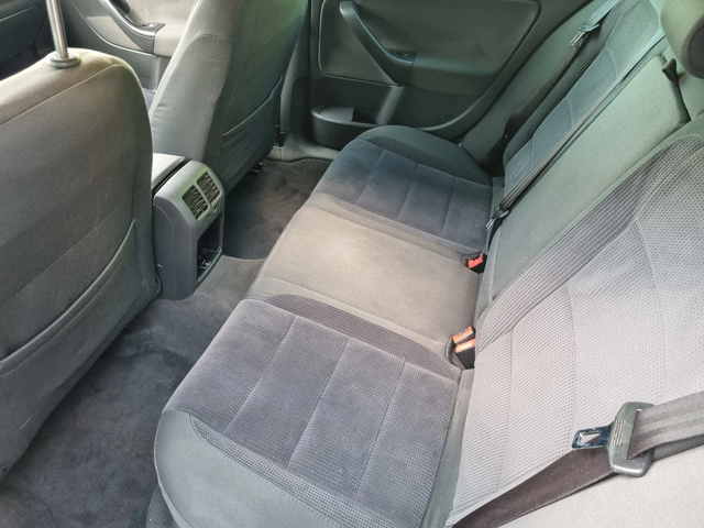 VW Jetta 1, 600 EURO4 - автомобили, коли, обяви за нови и употребявани 10