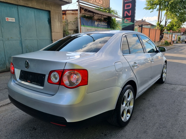 VW Jetta 1, 600 EURO4 - автомобили, коли, обяви за нови и употребявани 6