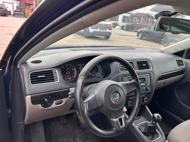 VW Jetta 1.2TSI NAVI EURO 5 - автомобили, коли, обяви за нови и употребявани 10