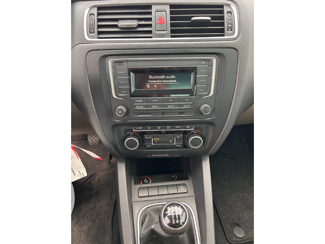 VW Jetta 1.2TSI NAVI EURO 5 - автомобили, коли, обяви за нови и употребявани 11