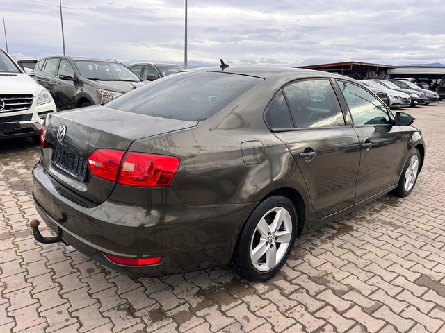 VW Jetta 1.2TSI NAVI EURO 5 - автомобили, коли, обяви за нови и употребявани 5