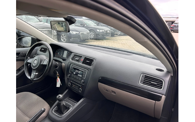 VW Jetta 1.2TSI NAVI EURO 5 - автомобили, коли, обяви за нови и употребявани 9