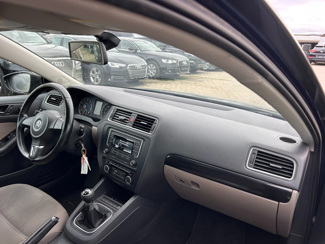 VW Jetta 1.2TSI NAVI EURO 5 - автомобили, коли, обяви за нови и употребявани 9