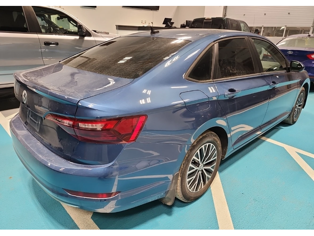 VW Jetta HIGHLINE - автомобили, коли, обяви за нови и употребявани 2