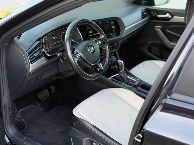 VW Jetta R-line* DISTR* LineAssist* М.Точка* CarPlay* ПОДГ* - автомобили, коли, обяви за нови и употребявани 7