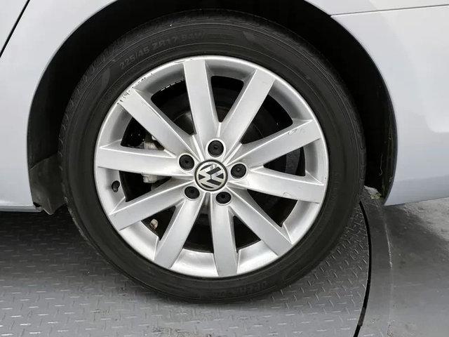 VW Jetta 2.0 TDI - автомобили, коли, обяви за нови и употребявани 4