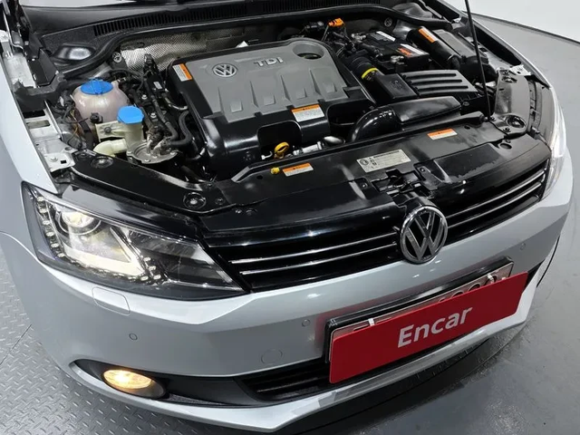 VW Jetta 2.0 TDI - автомобили, коли, обяви за нови и употребявани 5