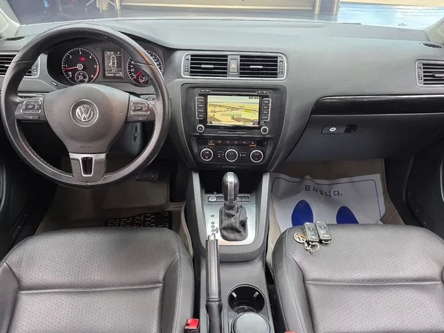 VW Jetta 2.0 TDI - автомобили, коли, обяви за нови и употребявани 6