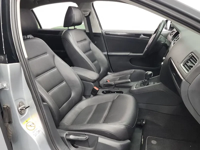 VW Jetta 2.0 TDI - автомобили, коли, обяви за нови и употребявани 10