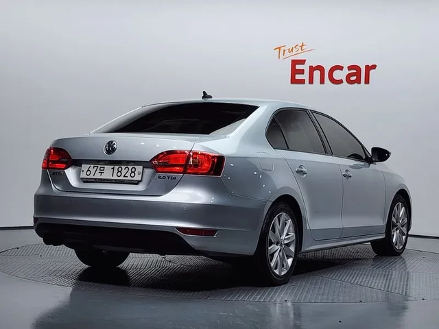 VW Jetta 2.0 TDI - автомобили, коли, обяви за нови и употребявани 1