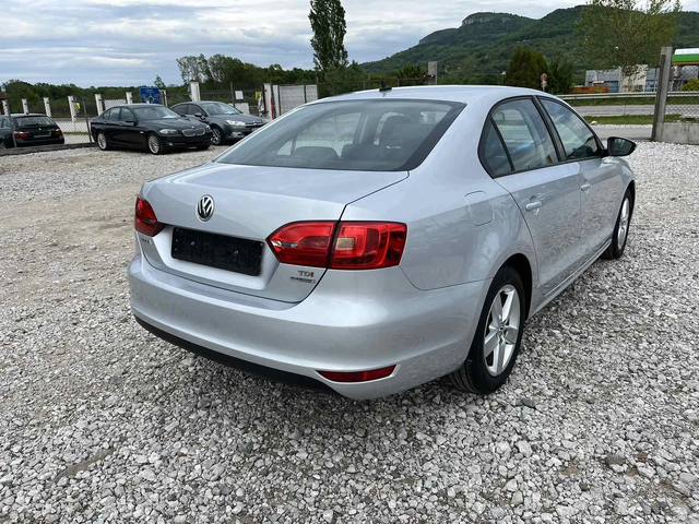 VW Jetta 1.6TDI 105к DSG BLUEMOTION КЛИМАТРОНИК ВНОС ИТАЛИЯ - автомобили, коли, обяви за нови и употребявани 3