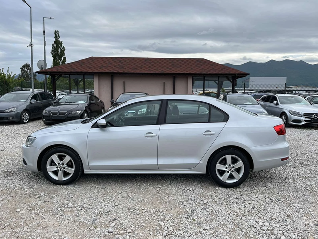 VW Jetta 1.6TDI 105к DSG BLUEMOTION КЛИМАТРОНИК ВНОС ИТАЛИЯ - автомобили, коли, обяви за нови и употребявани 5